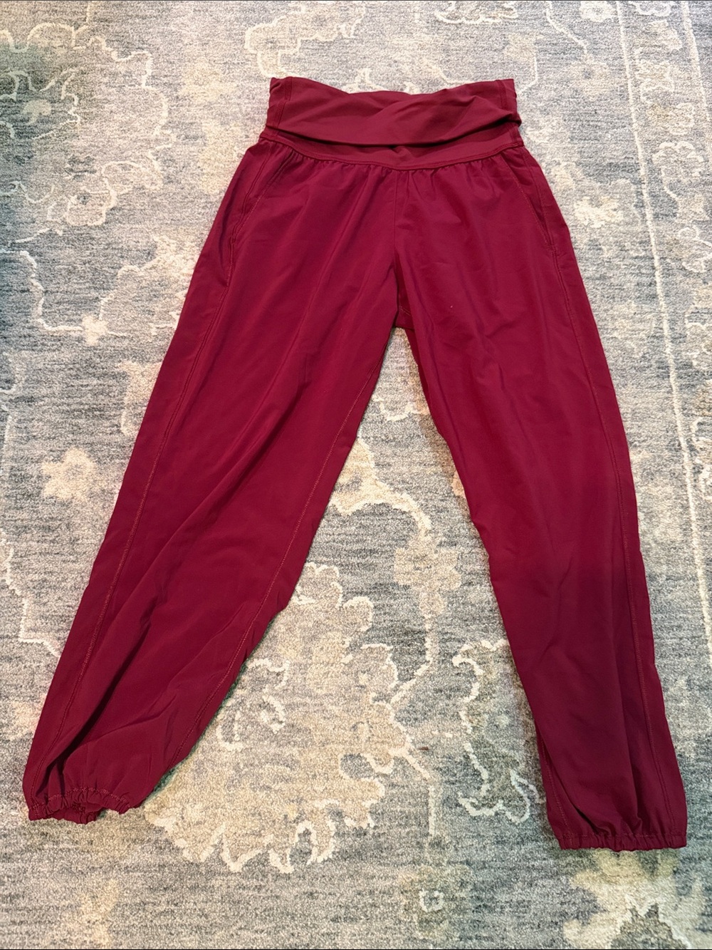 Lululemon Burgundy Jogger Pants size 4